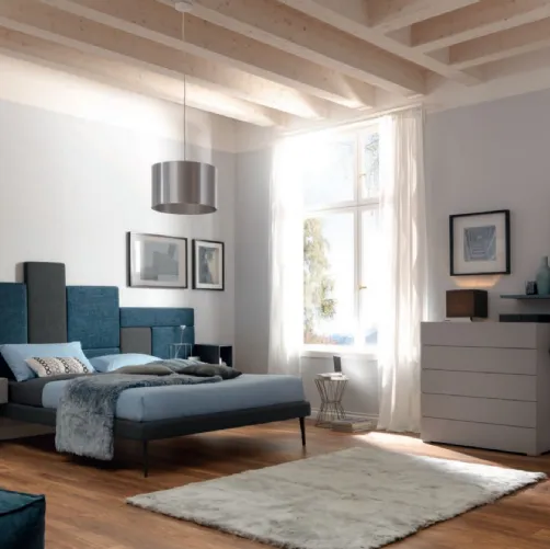 Letto con testiera asimmetrica in tessuto NC102 Moretti Compact