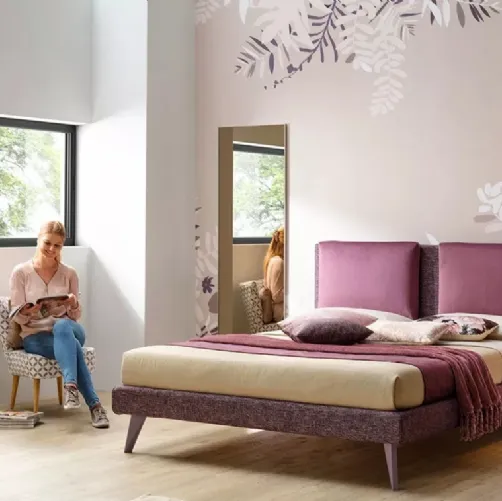 Letto imbottito matrimoniale con testiera SC217 di Moretti Compact