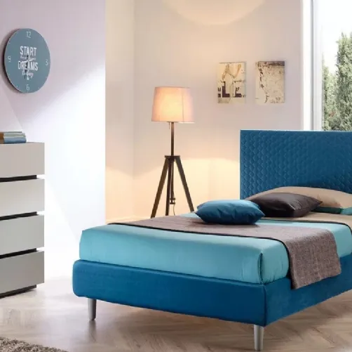 Letto singolo in tessuto con testiera trapuntata SC209 di Moretti Compact