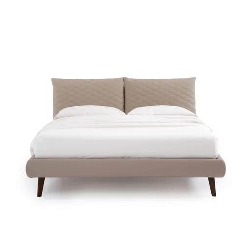 Letto con testiera trapuntata So Regular di Noctis