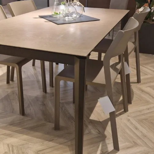 Tavolo modello PENTAGON